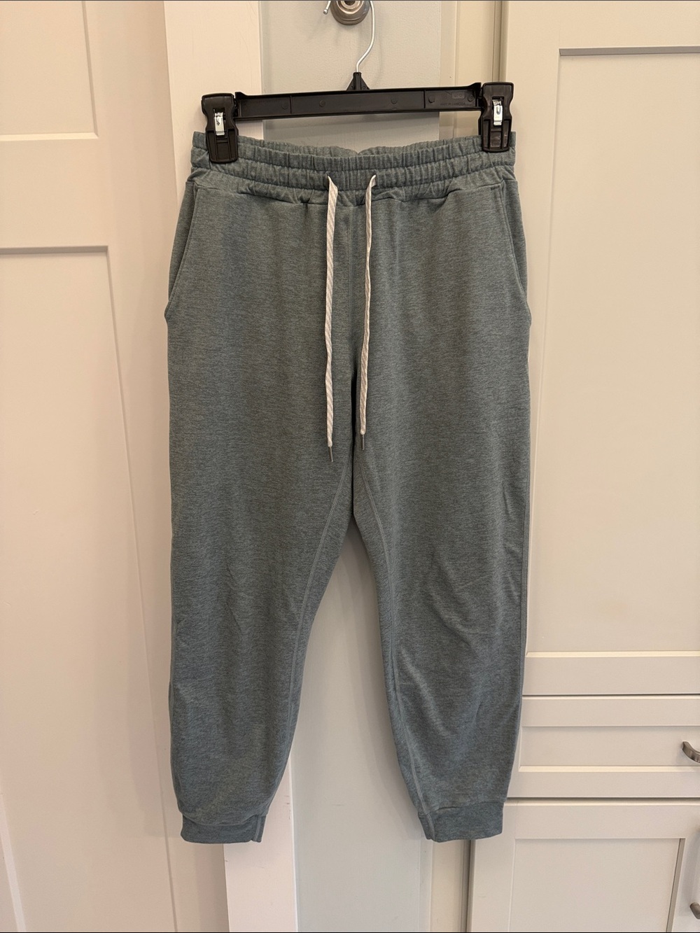 Vuori Heather Heather Green Women's Jogger Pants